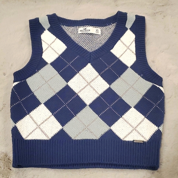 Holister cropped sweater vest - Picture 2 of 6